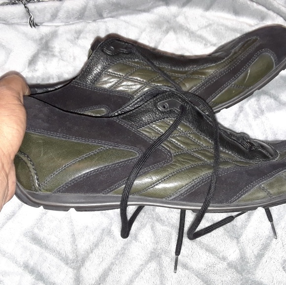 GREAT CONDITION PRADA SNEAKER - Picture 2 of 4